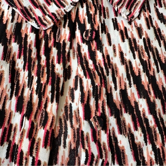 Worthington Ruffle Neck Button Down Blouse Cap Sleeve Abstract Print  M - Picture 9 of 13